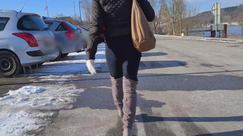 TV_Helena: Отсос во время вождения и камшот в кофе