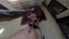 SassyTiff: Огненный соблазн: минет у камина извращенной сводной сестры