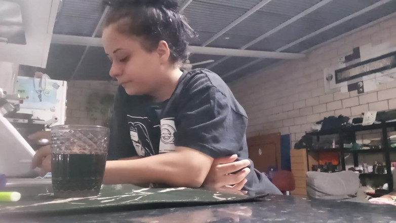 fartingclub01: セクシーな PAWG 喫煙タバコ