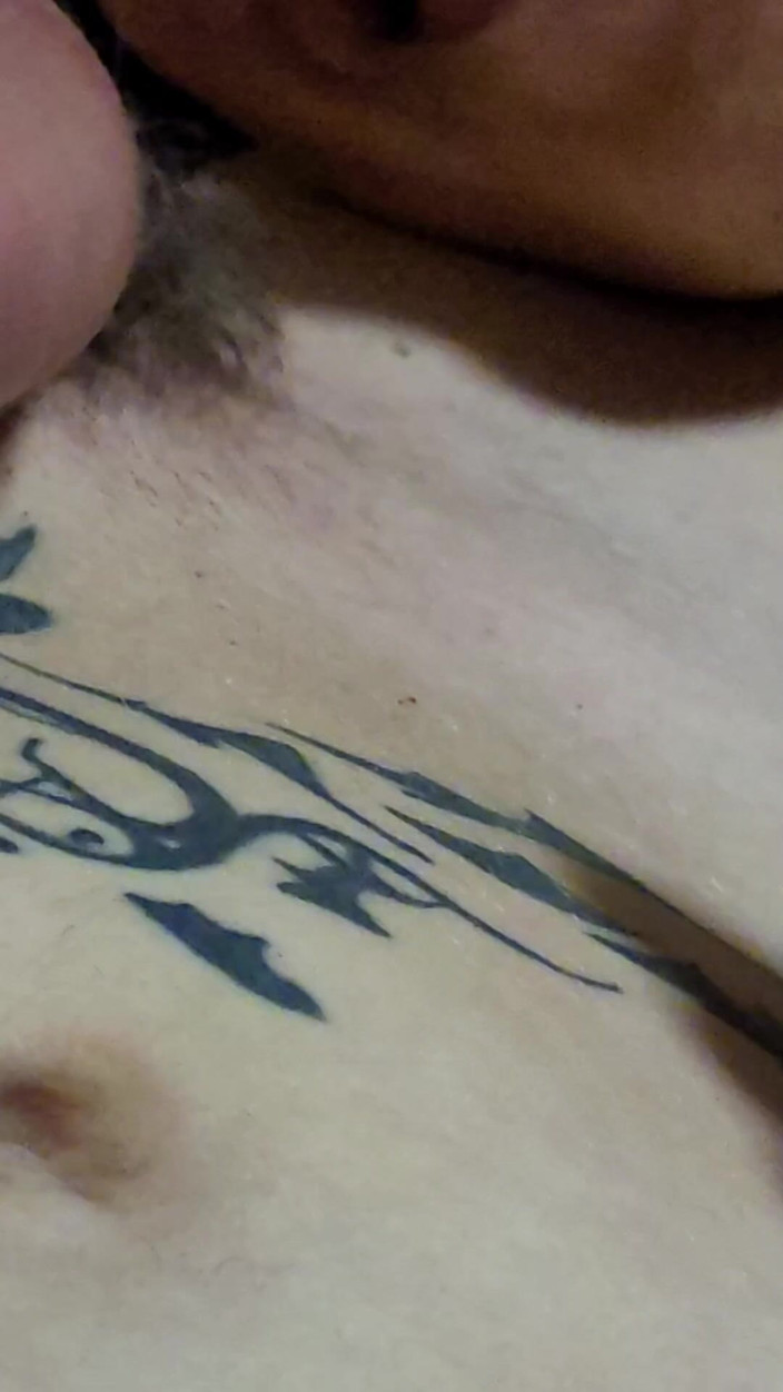 AcidSuccubus: La primera vez que me follé al dj trans, ella...