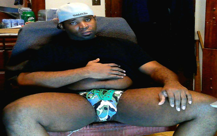 Blkbamaboi73: Dominerar den garderobs-queer