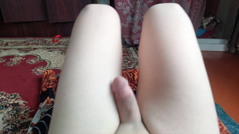 Kitty_Cross: Youtube 模特 crossdresserkitty 双手释放最白的腿在双腿之间射精 crossdresser kitty