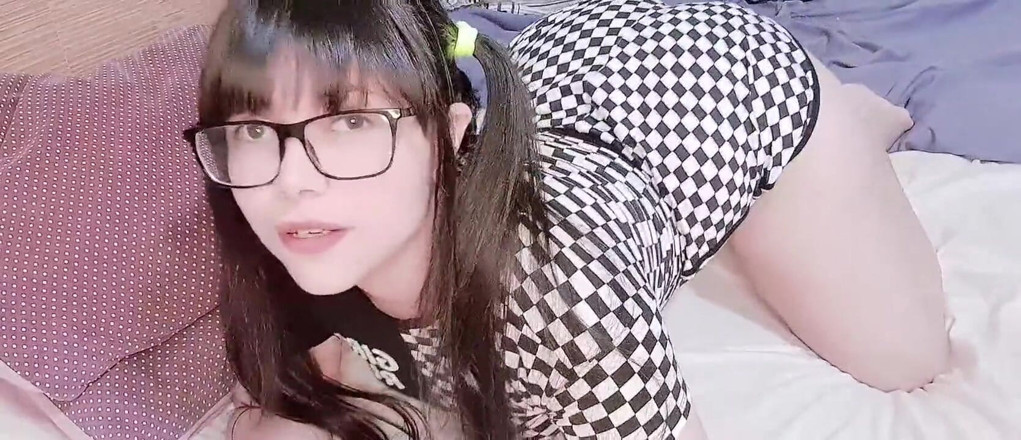 Hana Lily: Awek jalang menggesel dildo pada pepeknya, tidak boleh mengendalikan menjadi...