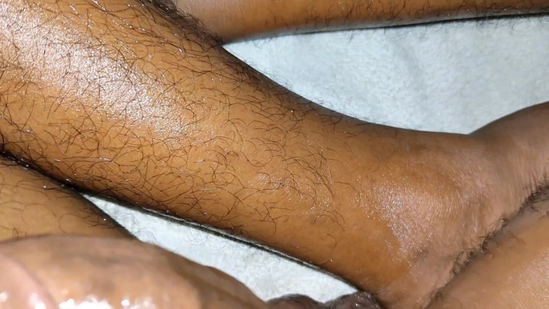 AnR: Video vid5 si cewek sange lagi asik masturbasi masturbasi malam-malam...