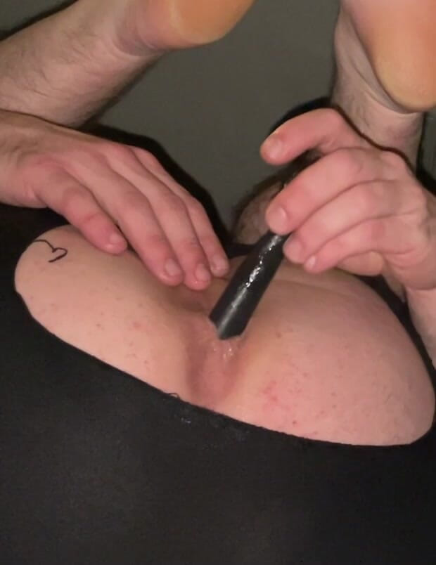 Flirty Athlete: Gra analna po tym, jak dostaję łysą dziewicę i crossdress