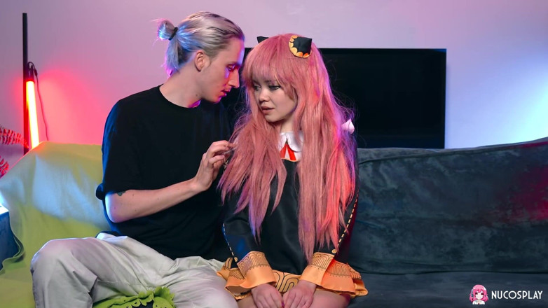Nu Cosplay: Petite Anime Slut Rebecca Nikson fodida por garoto com pau...