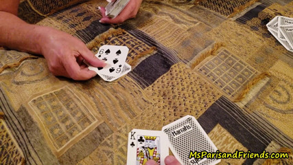 Ms Paris and Friends: คุณนายปารีสกับมารยาทไพ่ของเธอ