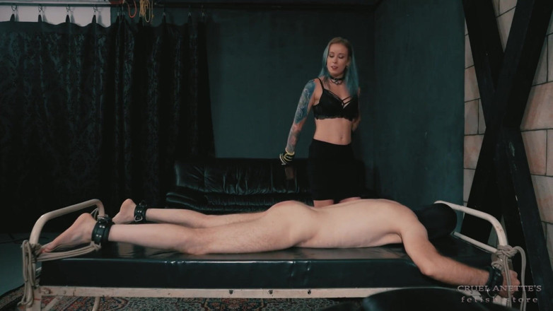 Cruel Anettes fetish world: ตีตูดแรงจากอานเน็ต