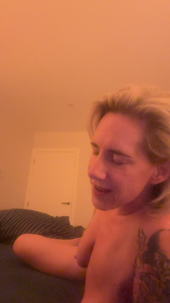 MamaMariaxxx: Horny After Dirty Chat with a Complete Stranger, I Made...