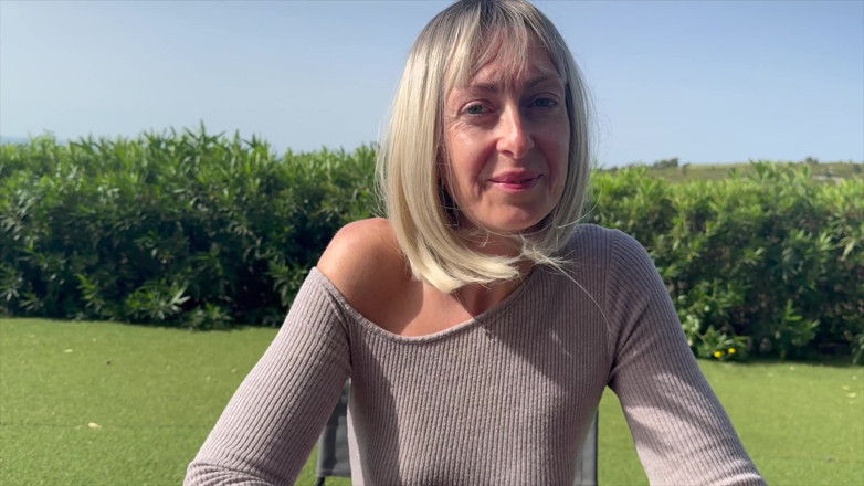 Video Porno One: Lena, MILF De 40 Ans De Tours!
