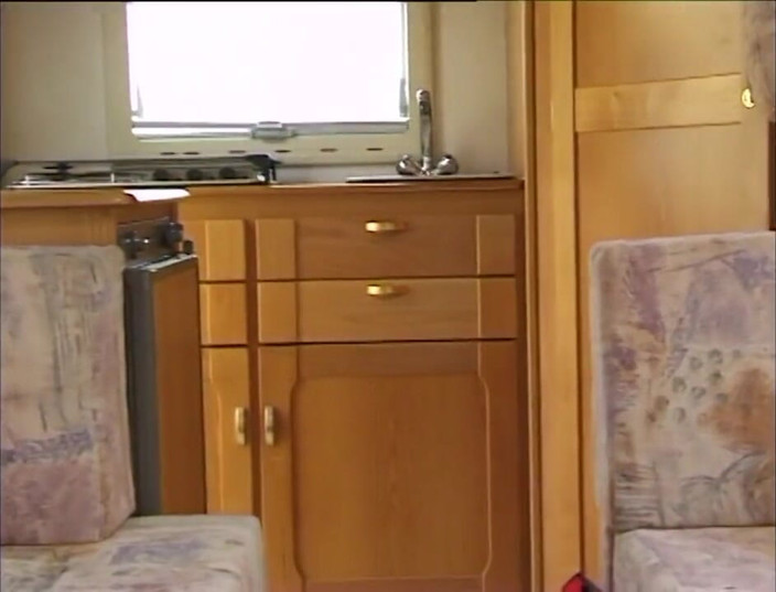 VintageXMovies: Sexo no carro com loira madura que gosta de facial