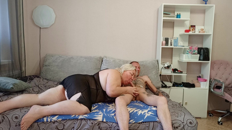 Zona901: Sousedka kouří s výstřikem do pusy