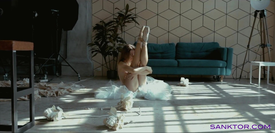 SANKTOR: Naked ballet dancer . Art erotic video.