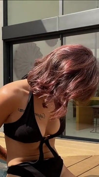 Entrevista completa entre bastidores con la bella Melia Rose