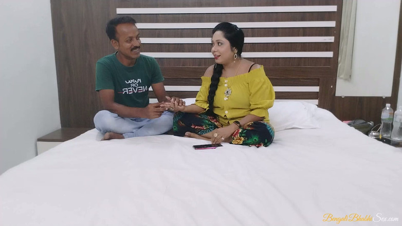 Bengali Bhabhi Sex: Bella tettona indiana bengalese matura milf desi bhabhi scopata da...