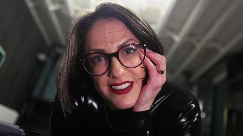 Countess diamond: Suitcase Slave POV - Trapped in My Suitcase