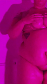 Il culetto oliato di una bbw che stuzzica