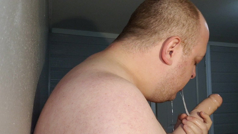 Charlieboy69: Inietta molto lubrificante nella gola e deepthroat il re del...