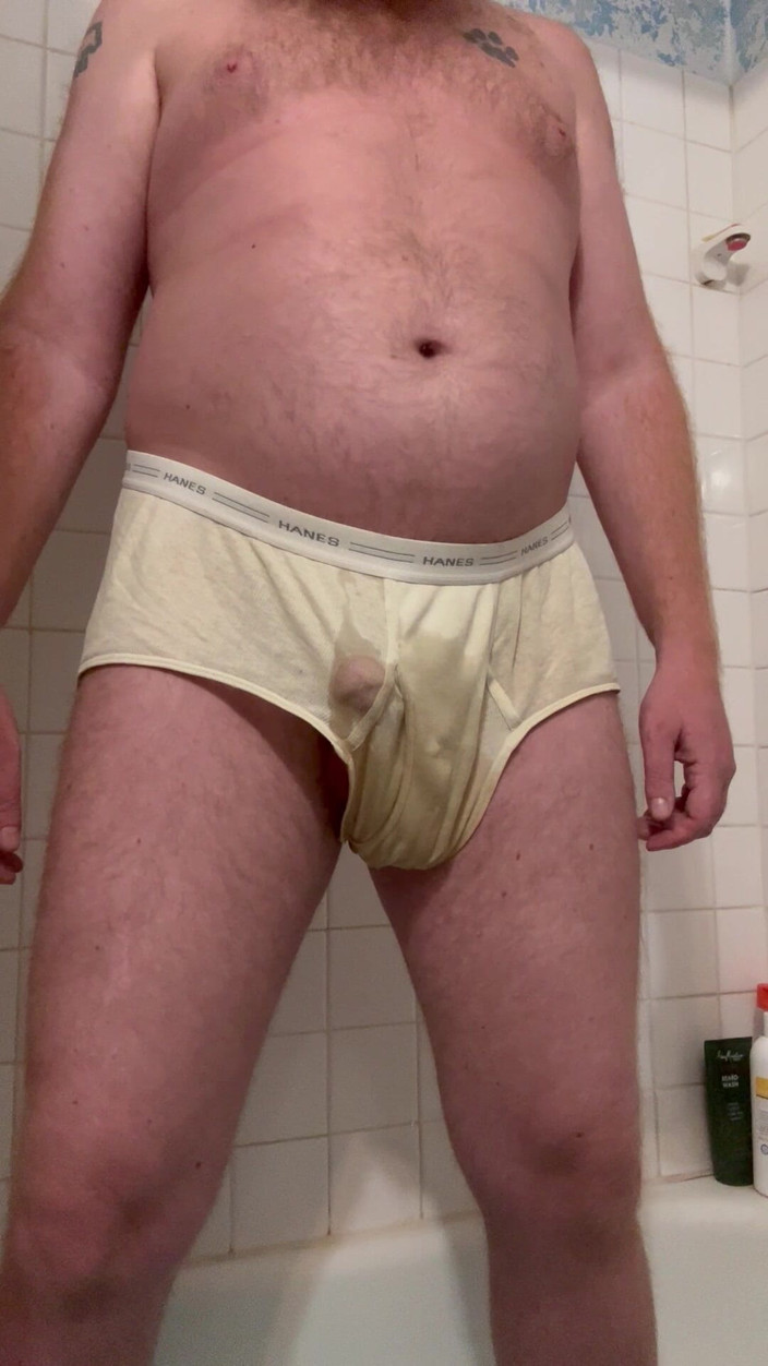 Big Baz: Piscio in vecchi slip indossati