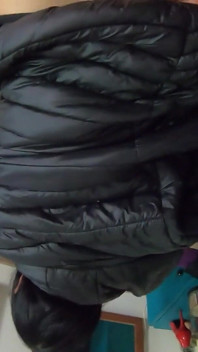 Milfycalla đụ mặt, doggystyle và xuất tinh trên linner downjacket đen của tôi