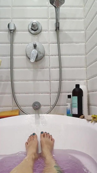 Hairy Body Explorer in the Bathroom