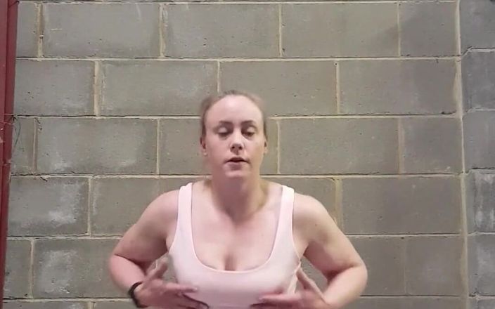 Michellexm: Tập luyện khỏa thân, nỗ lực tập yoga của tôi...