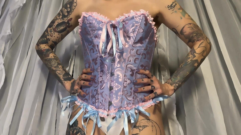 Miss Morticia: Zrównoważyć fetysz