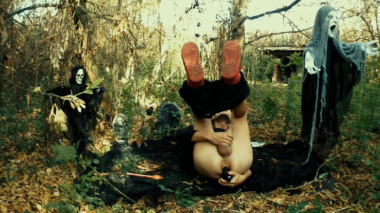 Idmir Sugary: 큰 흑인 딜도로 전립선 오르가즘을 느끼는 할로윈 신음하는 악마