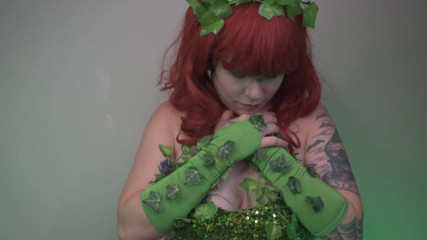 Deanna deadly: Poison Ivy melted by POV superhero