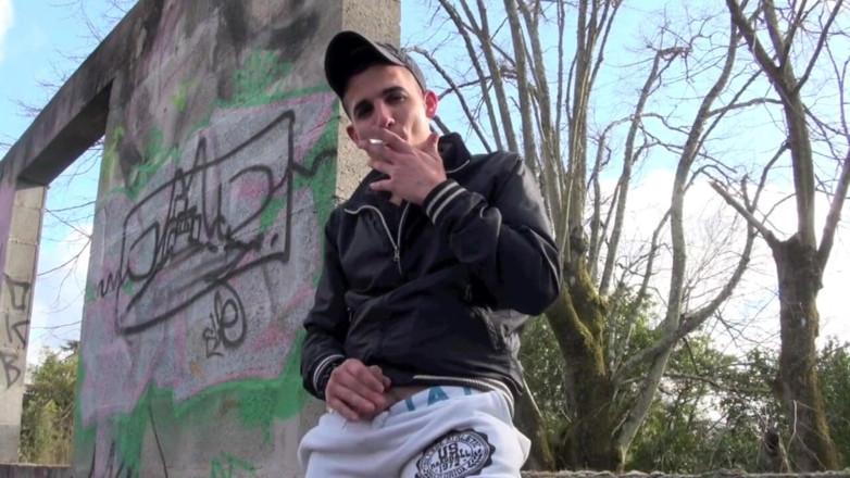 Gaybareback: Hetero-araberin fickt einen schwulen im freien an diskretem ort