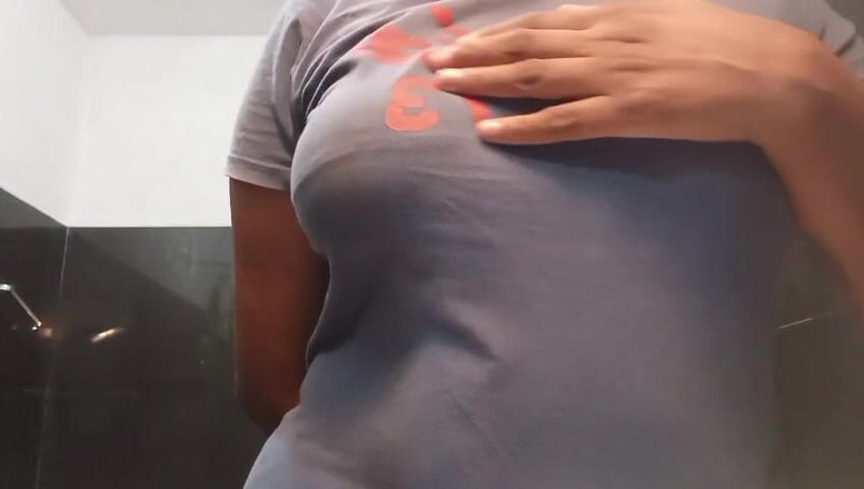 Anne White: Sri-lankische schauspielerin im badezimmerspaß mit dicken möpsen mit saftiger muschi