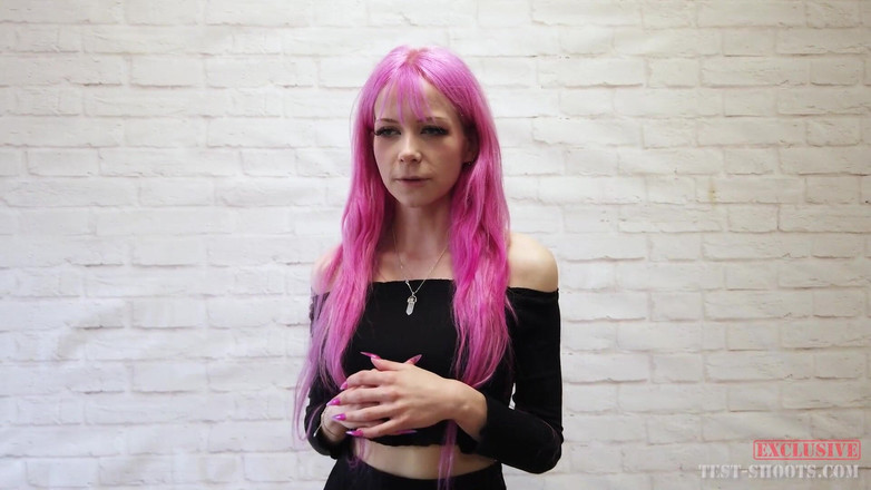Test-Shoots: Nacktes videocasting mit schönem cosplay-mädchen lilly