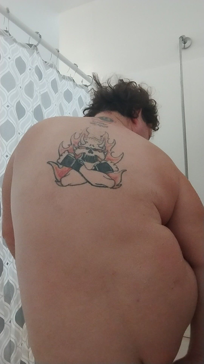 JG Risk: Dime ¿mi culo te parece limpio?