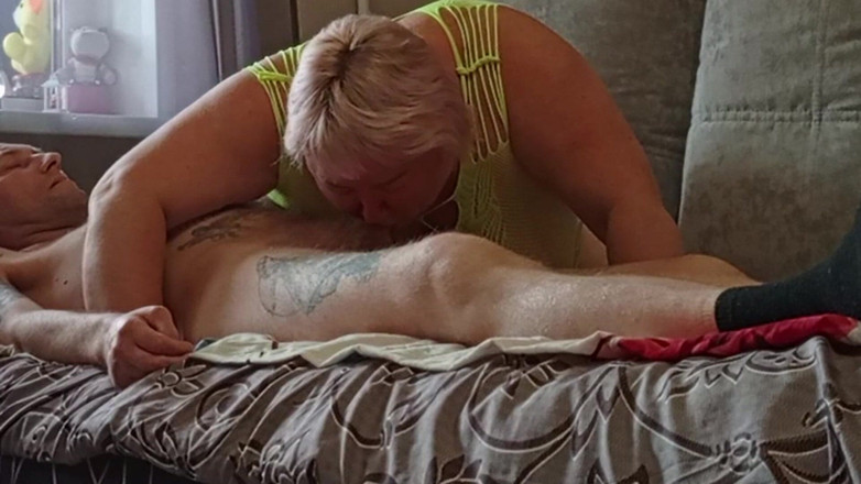 Zona901: 深いチンポをしゃぶらせます