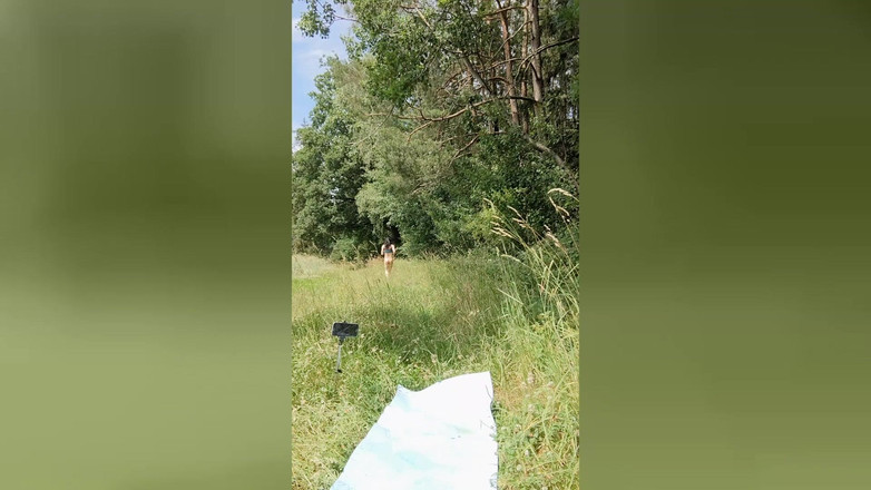 TV_Helena: Perverzní smáčení! Tranny musí během tréninku čůrat a pokračuje v mokrém...