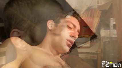 Gay Diaries: Geiles schwules paar lutscht sich gegenseitig mit leidenschaft, während niemand...
