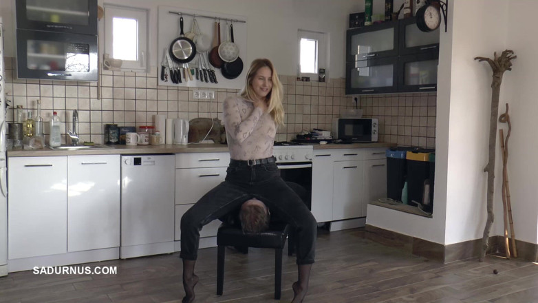 Sadurnus: Miss Amy Douxxx Makes Herself Happy on the Slave's Face