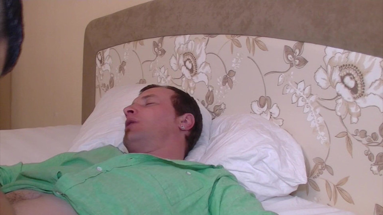 Gaylicious: Gonflement de la gorge, gorge profonde baveuse - bave sur une...