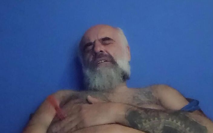 Fatslave72: Masturbation et mange mon sperme