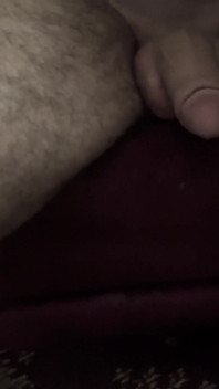 La novia latina que conocí en la calle me sorprende en una habitación de hotel con un amigo lame mi polla y se folla su coño
