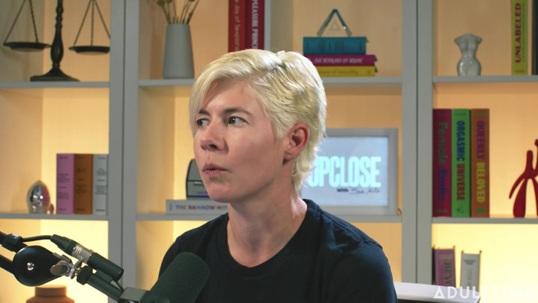 Adult Time Podcast: Anna claire Clouds Exhibitionismus &amp; Riches | der Erwachsenenzeit-Podcast