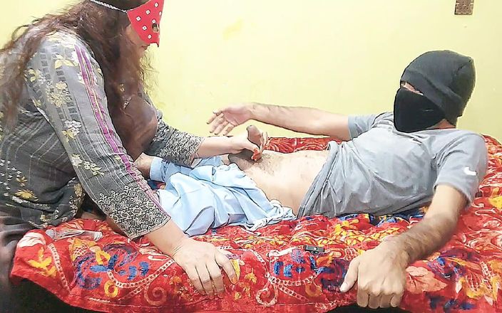 Pakistani CoupleX: Indická snacha a tchán má vymrdán penis, hindské audio