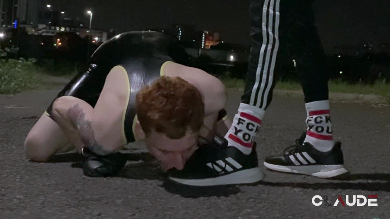 Claude Nikotine: Outdoor pet piss &amp; bareback