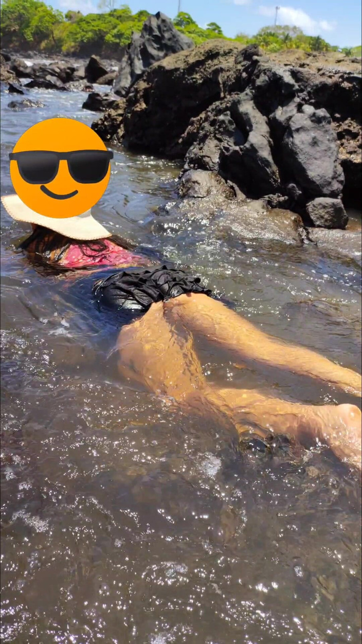 Karencx: Je mets de côté le fil sur la plage