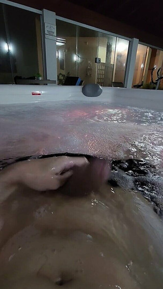 Lkdick8: Zábava ve vaně.