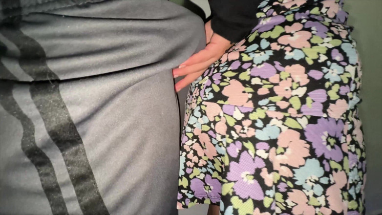 CoupleOfHotSins: Puoi Vederlo Quando Accarezza Il Pene Dello Sconosciuto
