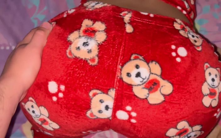 MorritasMX: ¡La sobrina de mi esposa estaba esperando en la cama!...