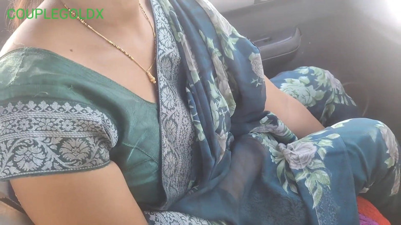 Sexy Komal: En flicka urinerade på vägen, ringde in henne i bilen...