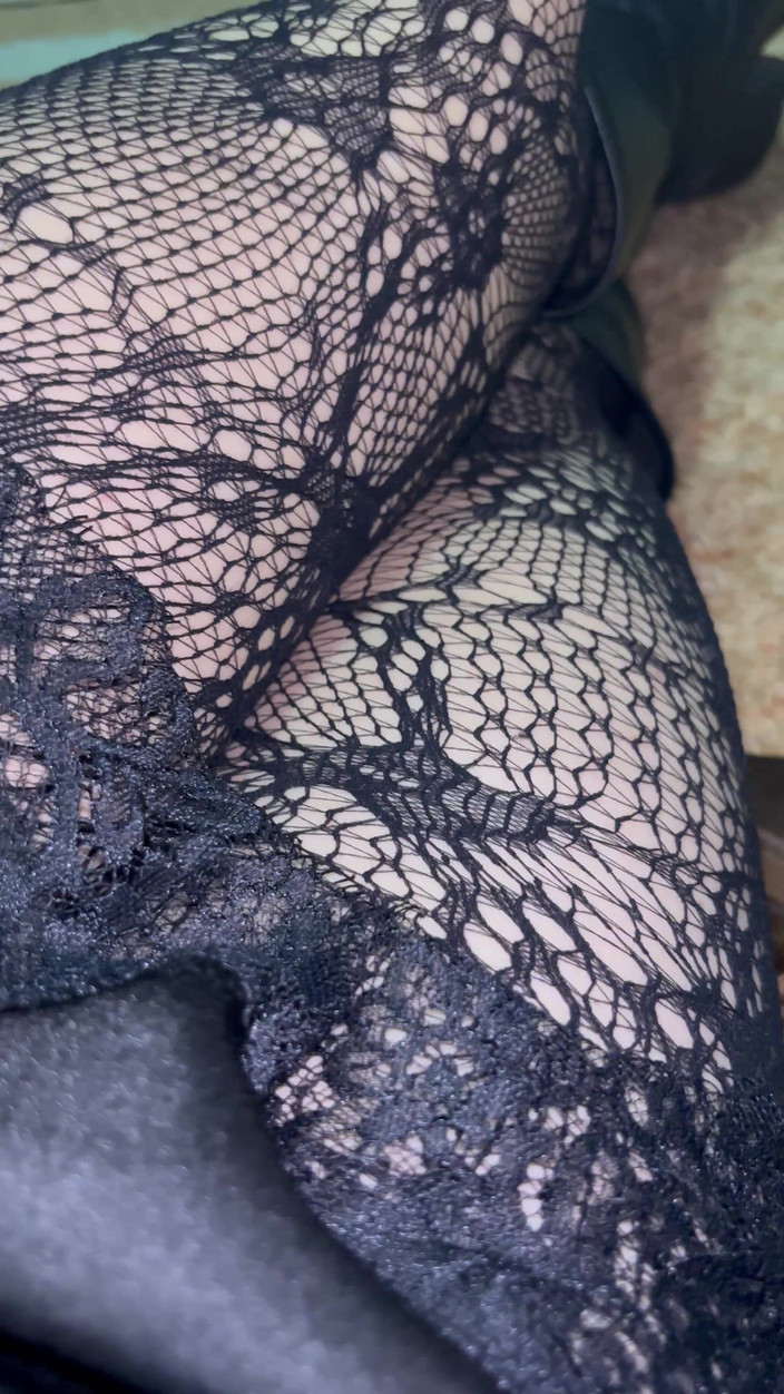 Sparrowica: Brincando com minhas pernas em meias e botas sensuais