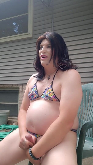 Victoria Lecherri: Bathing suit orgasm
